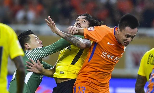  多特蒙德客场惨败，争冠形势急转直下  