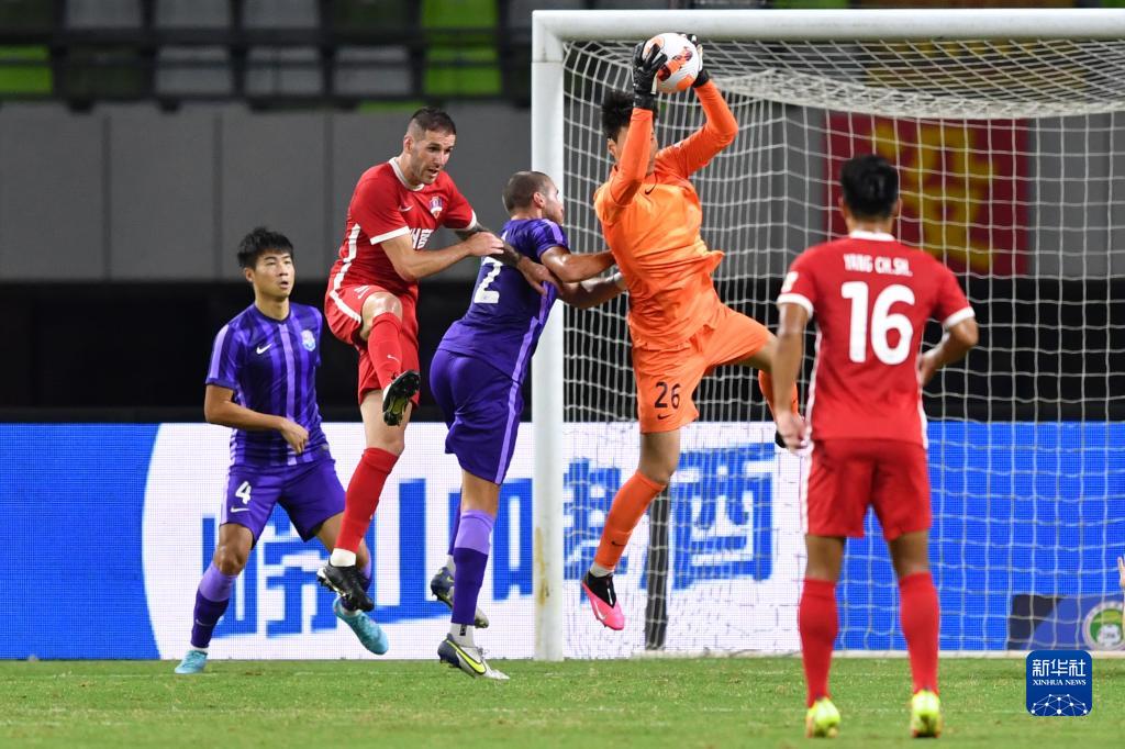  维罗纳门将神勇发挥，多次扑救保住球队宝贵一分